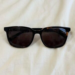 brown sunglasses